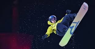 现在官方正式宣布！瓦伦丁·卡斯特利亚诺斯以3000万欧元从拉齐奥转会至西汉姆联，合同签至2030年。这一消息毫不意外，早在去年12月31日就已确认！ 来源：著名记者斯基拉